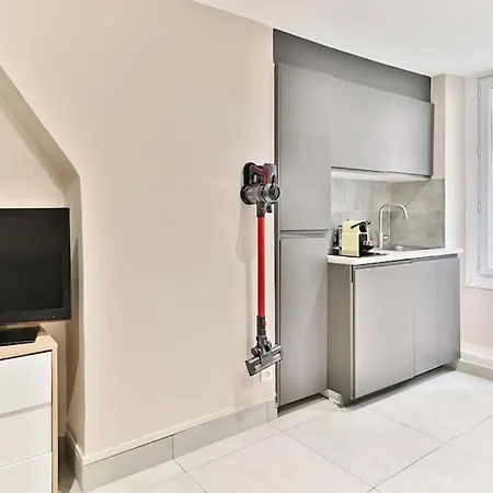 Studio Au Coeur Du Quartier Sentier Apartment